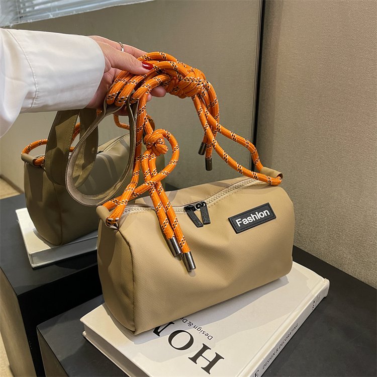 Casual bag women's niche crossbody bag waterproof lightweight sports small shoulder bag boys trendy shoulder bag travel storage bag