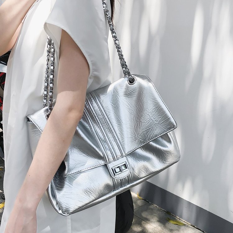 Tote bag for women 2024 new large-capacity commuter bag spring and summer versatile chain shoulder bag college student class bag