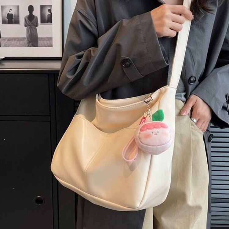 Pillow Bag Large Capacity Bag Women's 2024 New Soft Leather Commuting Tote College Student Class Shoulder Bag Diagonal