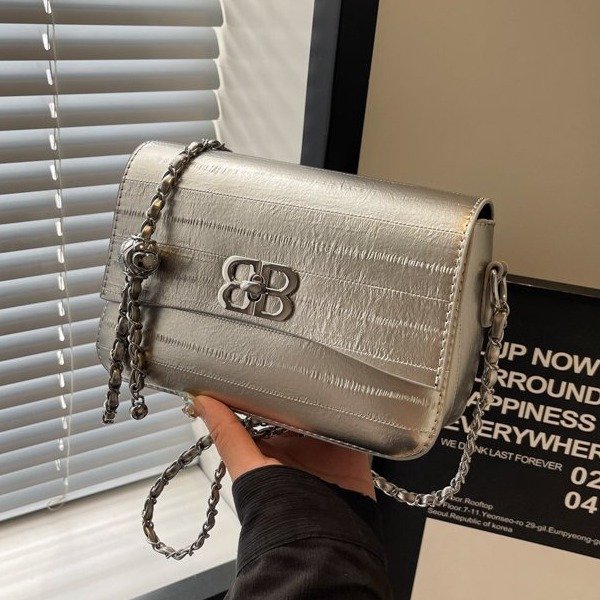2024 fashionable small square bag, high-end chain women’s bag, versatile trendy crossbody bag, high-end soft leather shoulder bag