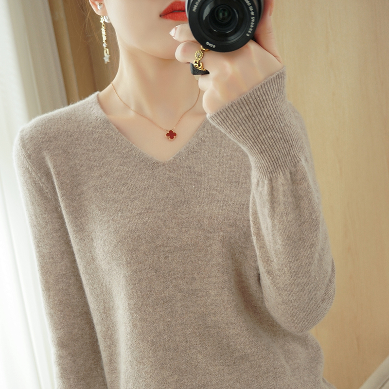 Women's 2022 new spring thin long-sleeved sweater with autumn and winter short top loose bottoming sweater