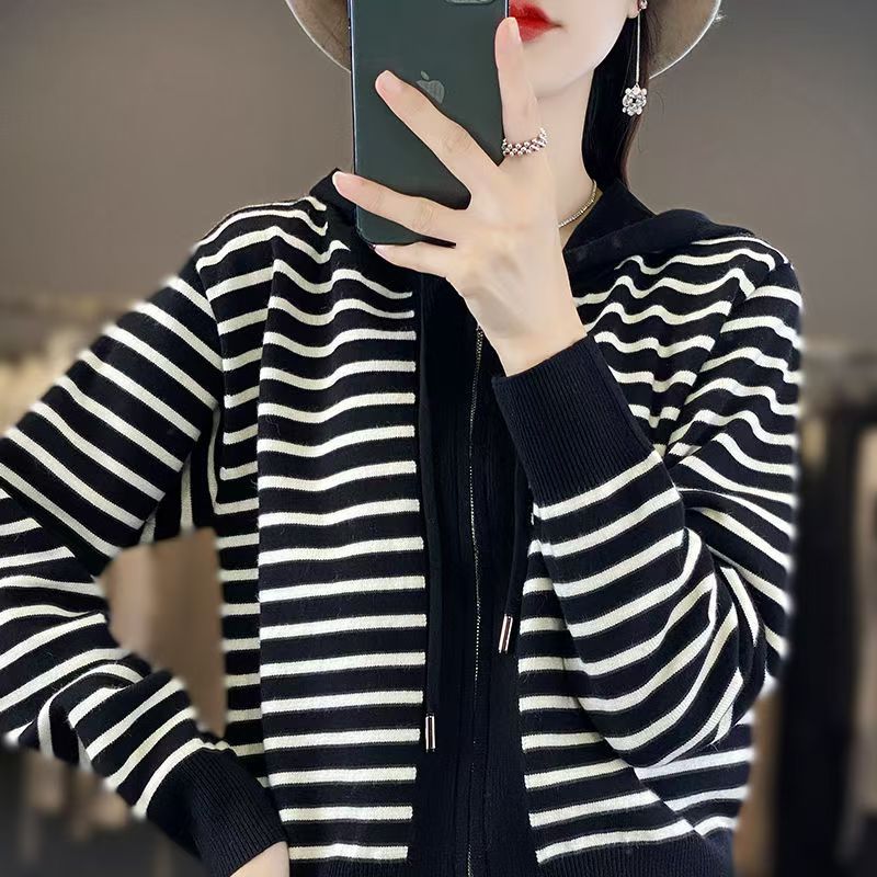 Popular hooded knitted cardigan women's autumn striped short black and white contrast sweatshirt with top wool jacket