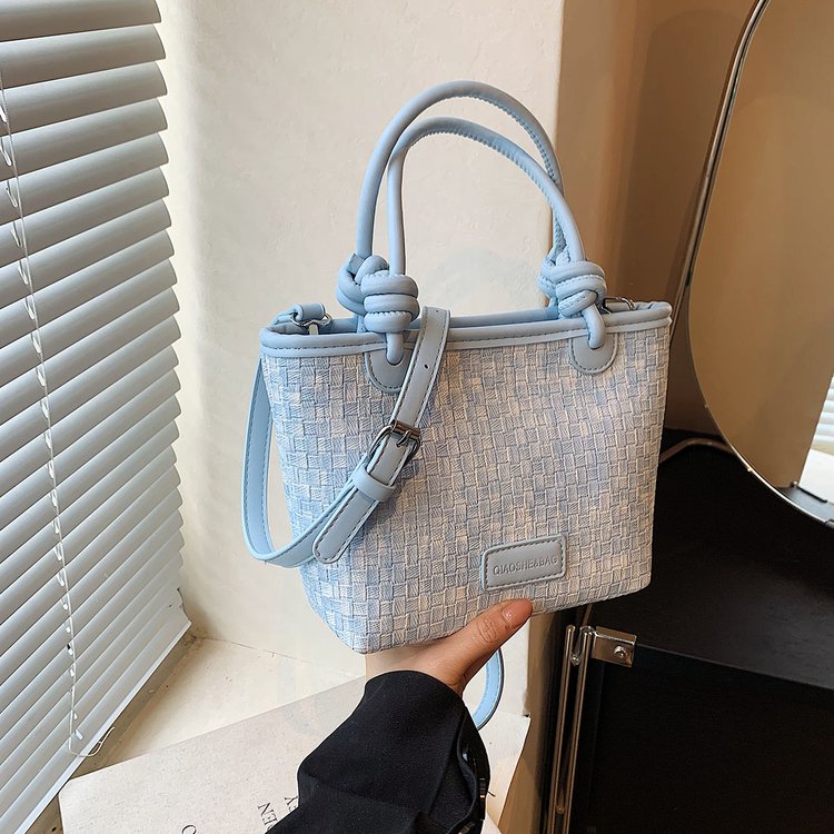 Korean style fashion handbag women's bag high-end 2024 new trendy woven vegetable basket bag single shoulder crossbody bucket bag