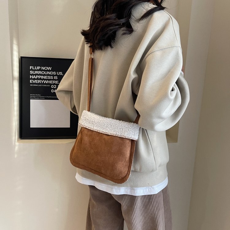 2024 new autumn and winter ugg style Korean style simple plush fashion women's one-shoulder crossbody bag with a suede feel