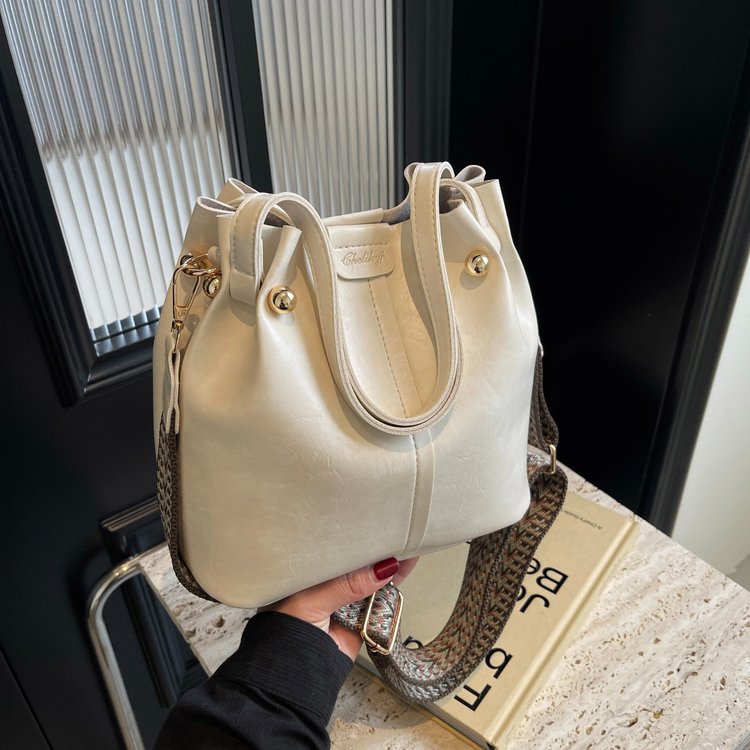 Bags Korean high-end versatile bucket bag spring and summer 2024 new wideband single shoulder crossbody bag women's handbag