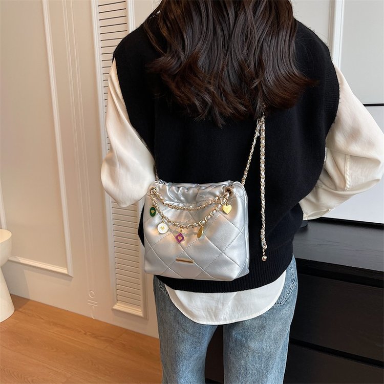 Niche simple ins small fragrance bag for women 2024 new fashion rhombus bucket bag versatile shoulder crossbody bag