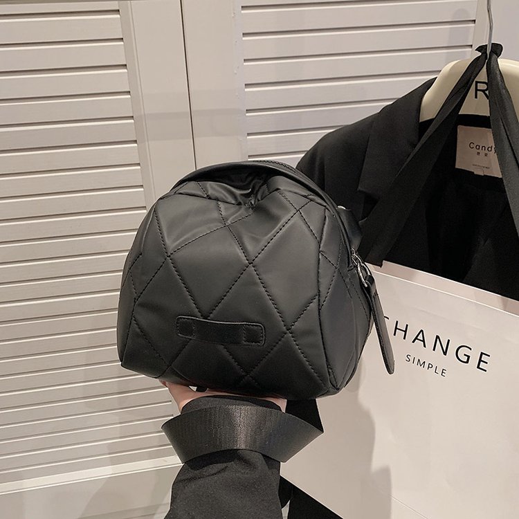 This year's popular bags for women 2024 spring and summer new casual wide crossbody bag Oxford cloth shell bag