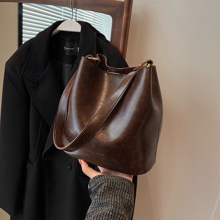 New large bag Korean style bucket bag retro women's bag mother bag commuting large capacity shoulder bag crossbody bag
