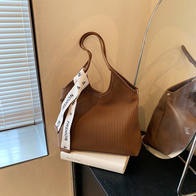 Casual Large Capacity Commuting Tote Bag for Women 2024 New Small Fresh Mesh Flower Lace Shoulder Bag Underarm Bag