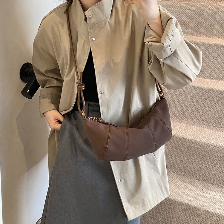 Niche design sheepskin croissant bag, genuine leather croissant bag, Korean saddle bag, fashionable and versatile one-shoulder cross-body bag