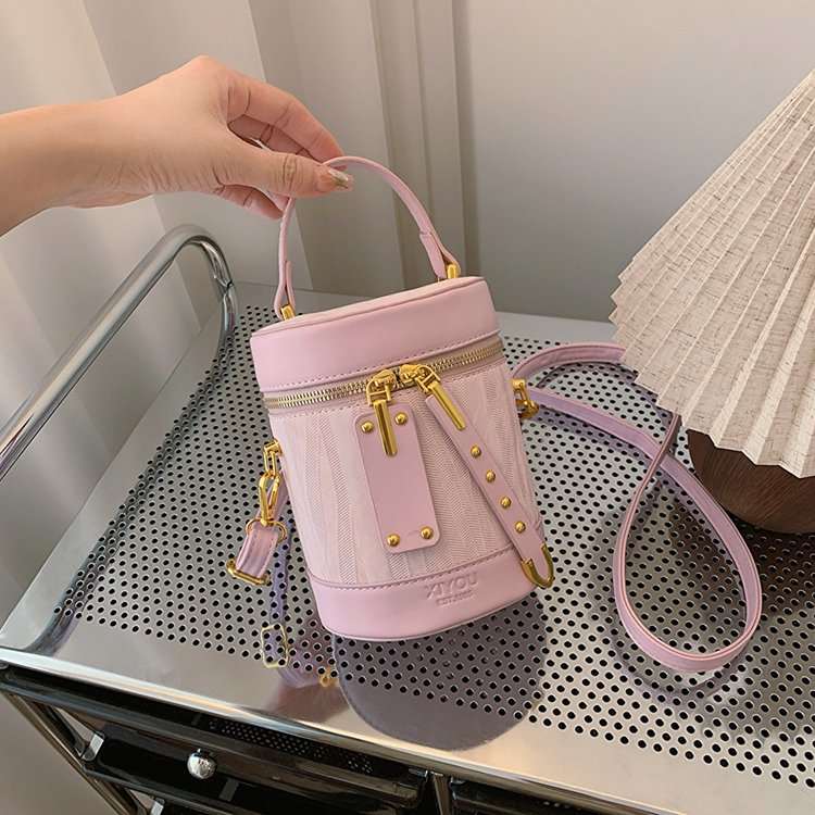 Wholesale 2024 spring and summer niche design new shoulder crossbody hand bucket women's bag fashion versatile trendy bag