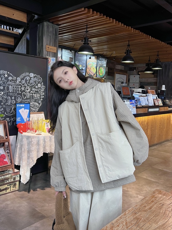 Plaid hooded thickened sweatshirt + Japanese single-breasted cotton vest suit