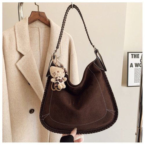 Autumn and winter retro niche design woven tote bag for women 2024 new frosted commuter simple high-end shoulder bag