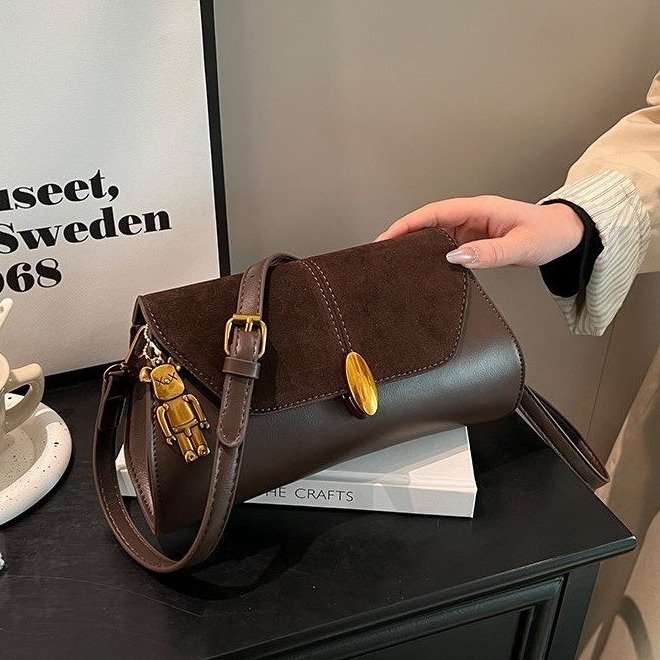 Niche underarm bag women's new trendy and versatile ins fashion shoulder bag Internet celebrity retro cross-body bag