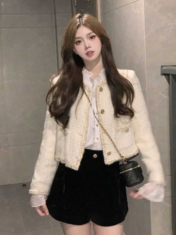 White wool French high-end lady style autumn and winter short fragrance jacket + white bow shirt