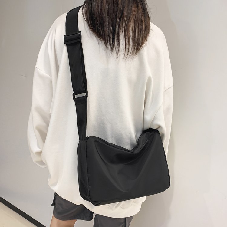 2024 new Japanese and Korean version simple solid color single shoulder crossbody bag waterproof oxford cloth lightweight women's bag couple bag