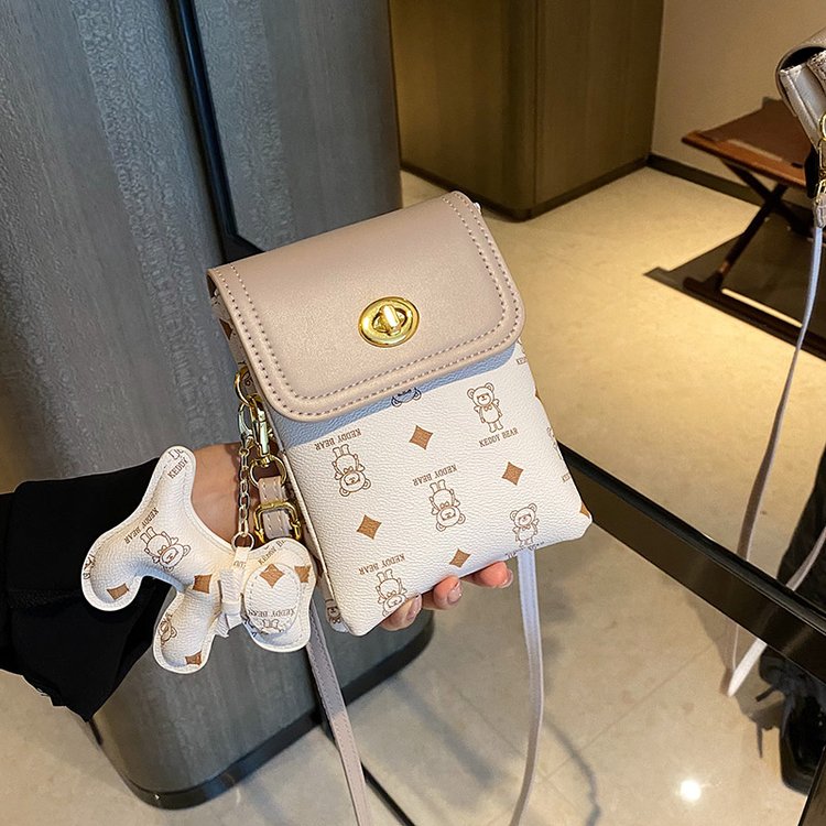 Hong Kong Typhoon Cigarette Case Bag New Trendy Versatile Vertical Small Square Bag White Shoulder Crossbody Mobile Phone Bag Women's Bag