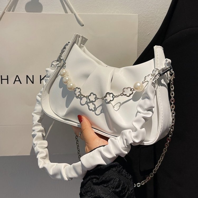 2024 pleated foreign style summer foreign style cloud solid color chain fashion casual new single shoulder underarm bag for women