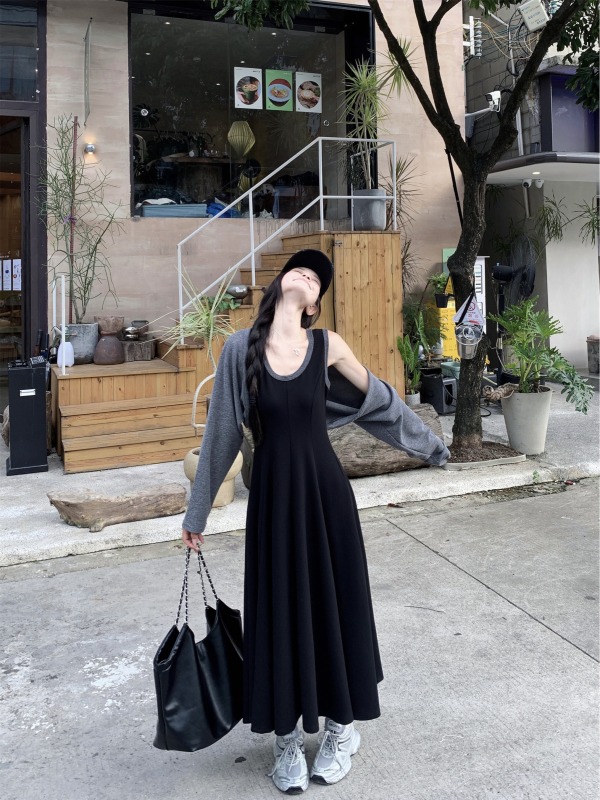 Korean style contrasting color slimming vest dress + solid color cardigan with long sleeves