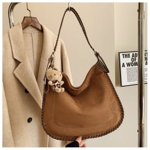 Autumn and winter retro niche design woven tote bag for women 2024 new frosted commuter simple high-end shoulder bag