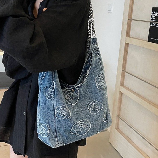 2024 New Denim Bag Women's Casual Versatile Underarm Bag Fashion Trend Lightweight Simple Shoulder Bag Wholesale