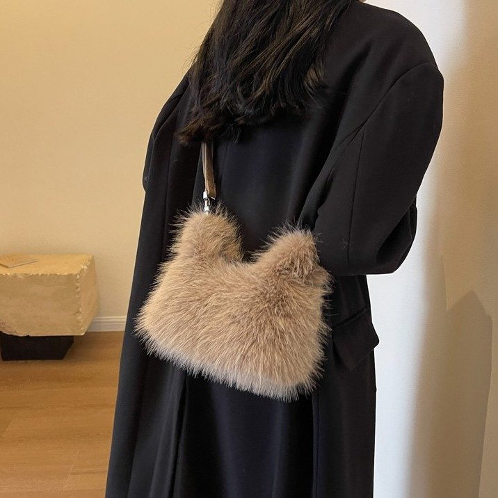 Korean style fashion handbag women's new cute plush bag chain shoulder crossbody bag one piece drop shipping