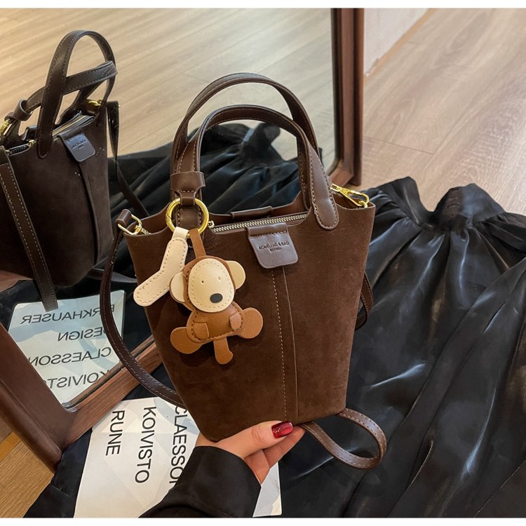 Foreign trade niche handbag women's small bag 2024 new versatile fashion bucket bag high-quality texture crossbody bag