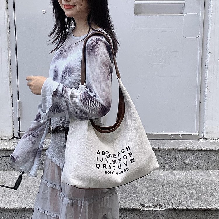 Casual large bag women's 2024 new trend fashion popular shoulder bag large capacity versatile commuting tote bag