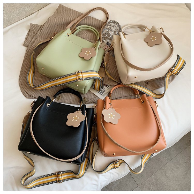 High-end bag for women, new summer commuting large-capacity shoulder crossbody bag, versatile portable bucket bag