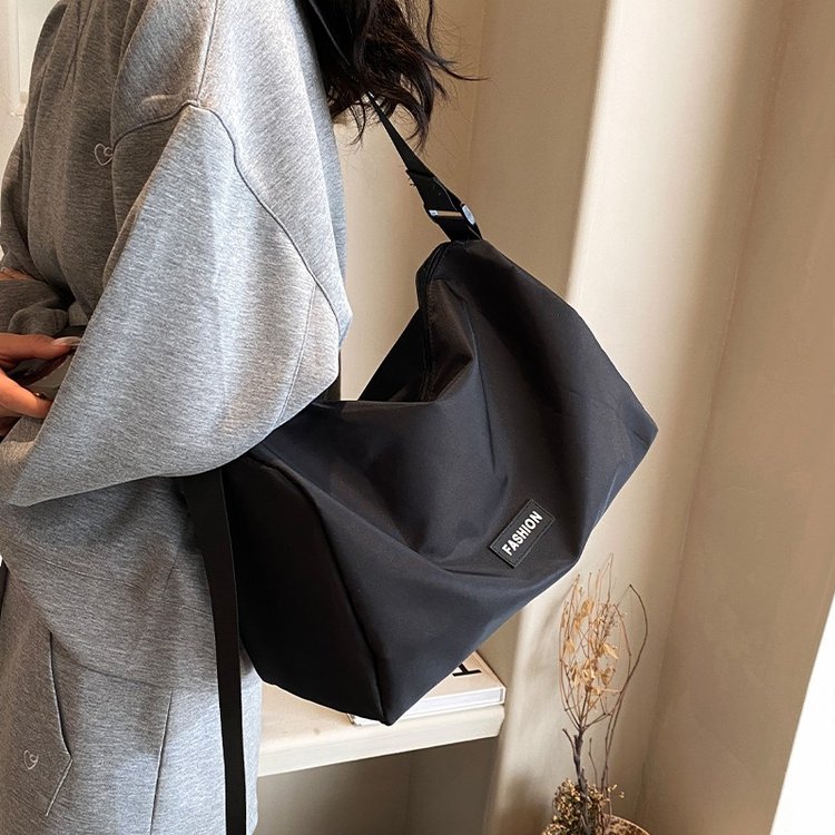 New cross-border water-repellent large-capacity bag women's casual storage yoga swimming sports fitness bag crossbody bag trendy
