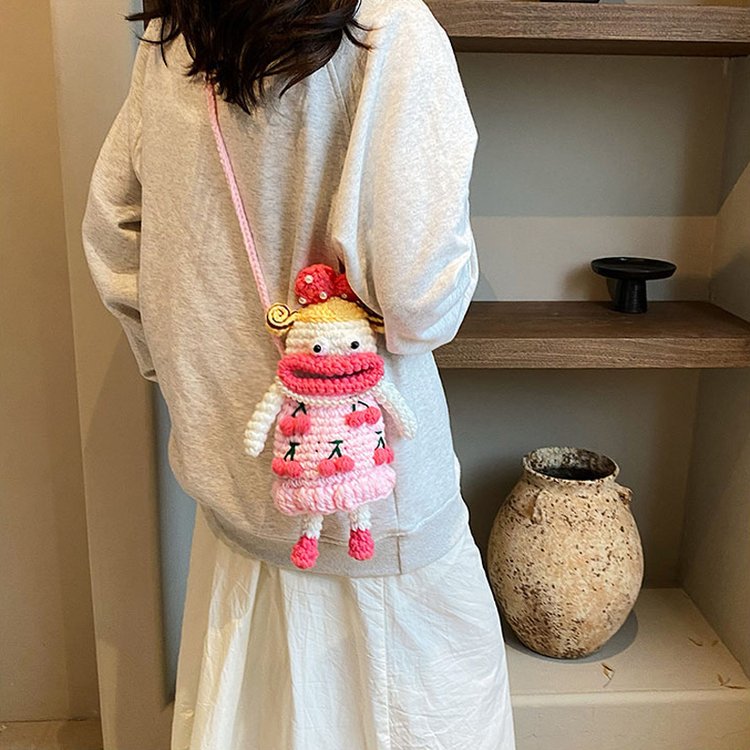 The finished product is ugly and cute, funny sausage mouth mobile phone bag, woolen knitted crossbody bag, trendy personality, cute knitted small bag