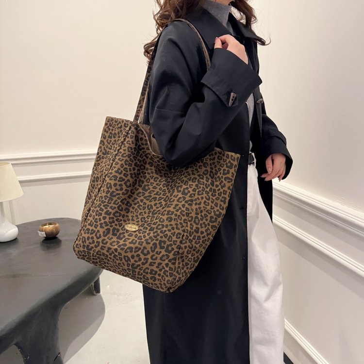Niche design plaid bag plaid large capacity shopping bag female commuter tote bag handbag shoulder armpit bag