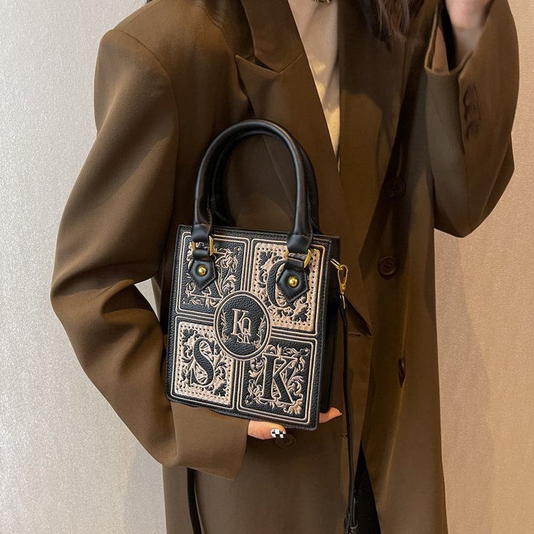 Freedom and Romance Retro Tote Bag Women's Spring and Summer Niche Art Contrast Color Handbag Shoulder Crossbody Bag