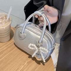 High-end textured handbags for women 2024 new fashion trendy shoulder crossbody bag niche versatile western style small square bag
