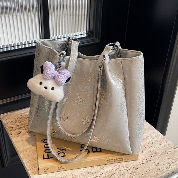 High-end large-capacity tote bag for women 2024 new trendy versatile commuter shoulder bag simple casual armpit bag