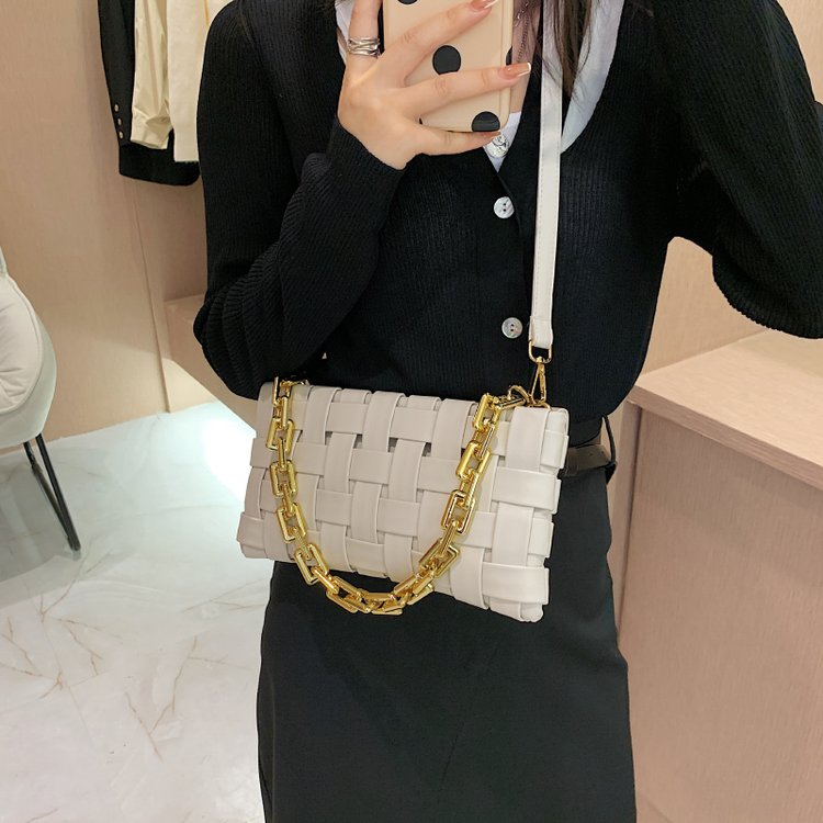 Popular small bags, popular women's bags, 2024 new trendy chain shoulder underarm bag, summer Internet celebrity woven crossbody bag