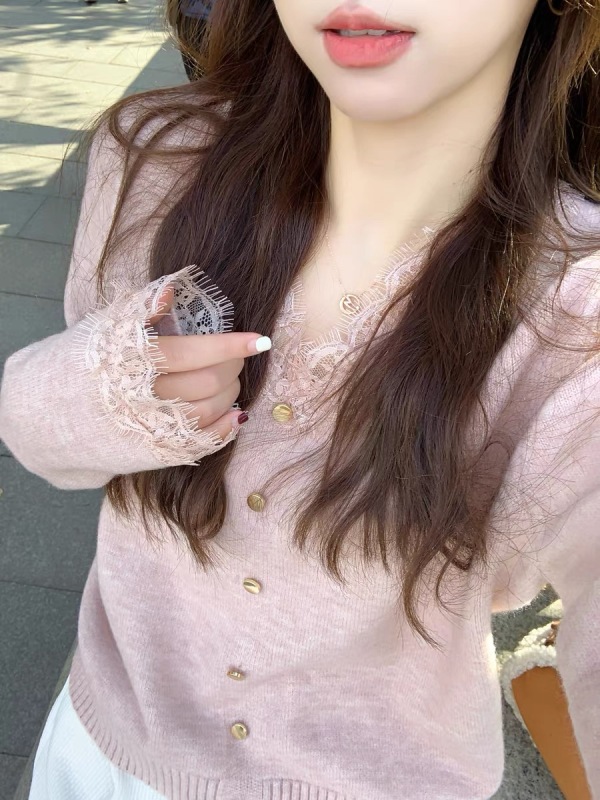 Four-color V-neck lace knitted sweater, gentle, loose and versatile bottoming shirt