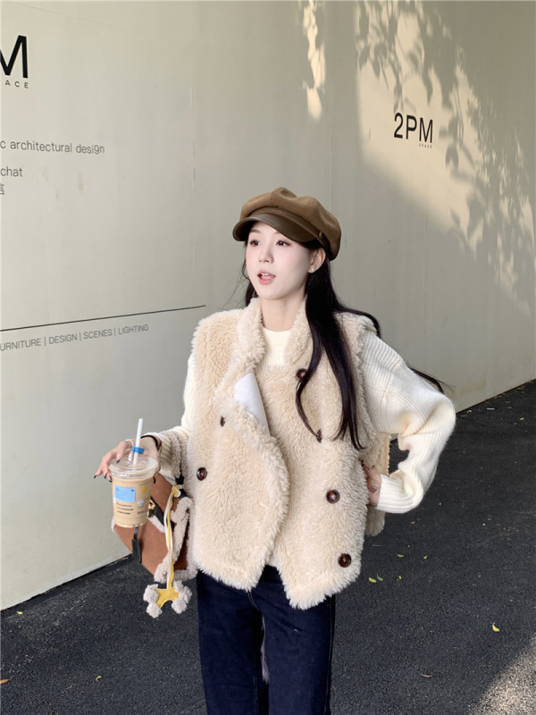 Korean style double breasted short lamb hair vest