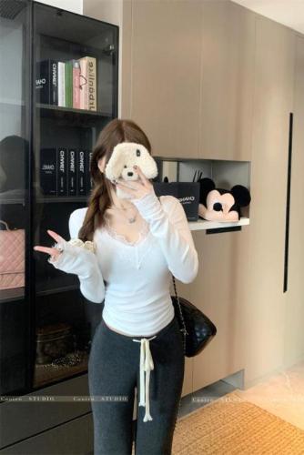 White lace bottoming shirt for women autumn and winter new style brushed slim knitted top