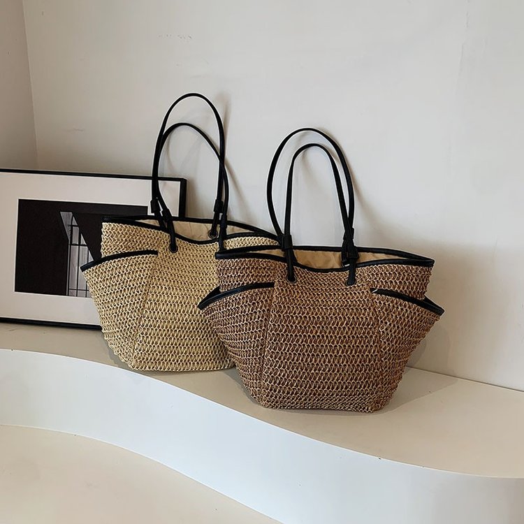 Creative and simple 2024 new fashion trend woven niche popular large capacity personalized single shoulder straw bag women's bag