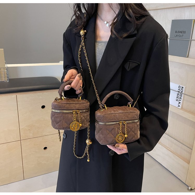 Ladies bag new trendy high-end fashion autumn and winter retro rhombus chain crossbody bag portable bucket bag