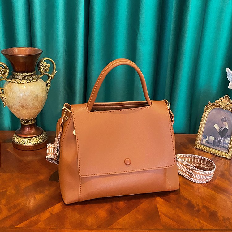 Autumn and winter simple shoulder bag for women 2024 new bags trendy Korean version versatile crossbody bag atmospheric fashion handbag