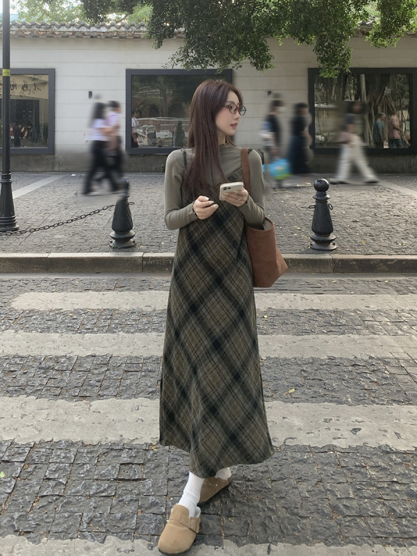 Korean style autumn and winter new dress, unique design, woolen plaid suspender skirt, versatile bottoming shirt
