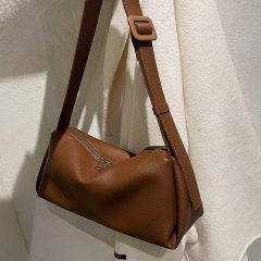 Popular temperament armpit bag, fashionable and simple women's bag, new spring commuter shoulder soft leather crossbody bag
