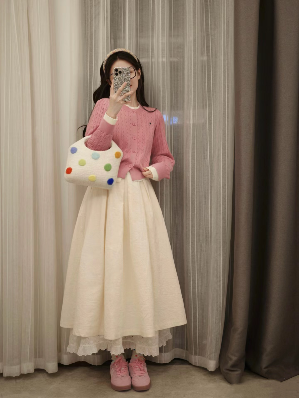Fake two-piece sweet knitted cardigan sweater jacket + apricot A-line skirt, lace crochet skirt