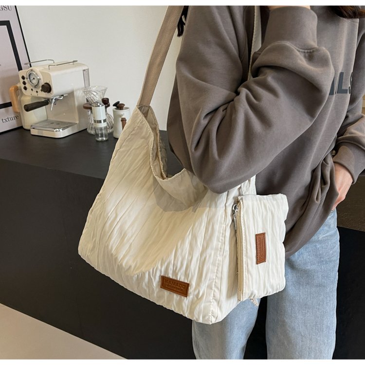 2024 new women's bag ins pleated armpit bag fashion commuting large capacity shoulder handbag bag wholesale foreign trade