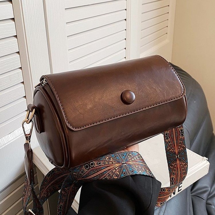 Retro small bag women's bag niche 2024 new trendy spring versatile wideband single shoulder crossbody bag hot style cylindrical bag