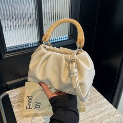 Wooden portable pleated cloud bag for women 2024 new trendy Korean niche underarm bag versatile crossbody bag