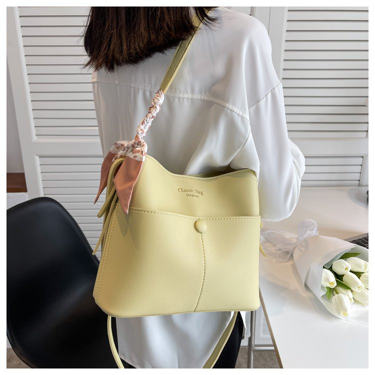 Solid color women's bag 2024 new square solid color trendy shoulder crossbody bag ins popular European and American retro trend backpack