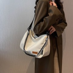 Large-capacity casual shoulder bag new fashion versatile college student canvas bag niche commuter crossbody bag
